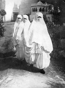 الصورة التقليدية لنساء الجزائر