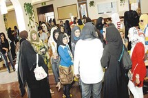 بعد أن كانت المرأة شرا لا بد منه باتت تشكل أكثر من نصف الدارسين في الجامعات العربية بعد أن كانت المرأة شرا لا بد منه باتت تشكل أكثر من نصف الدارسين في الجامعات العربية