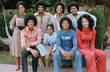 صورة قديمة لعائلة مايكل جاكسون