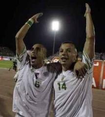 بهجة لا توصف للاعبي الجزائر ...المدرب راهن على شاربيه والمنتخب لعب لرد الظلم المصري