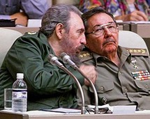 فيدل كاسترو وشقيقه راؤول
