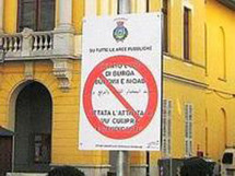 يُعرف عمدة بلدية فاراللو جانلوكا بوونانّو بمبادراته الغريبة