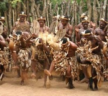 رجال من قبيلة الزولو