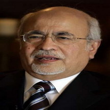 وزير الثقافة والاعلام السعودي عبد العزيز خوجة