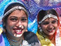 يتحدث سكان الهند البالغ عددهم 1,16 مليار نسمة ما يزيد على 6500 لغة