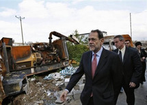 سولانا يطلع على الدمار الذي خلفته الحرب على غزة