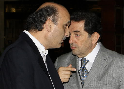 بطرس حرب وزير العمل في حديث هامس مع سمير جعجع - ارشيف
