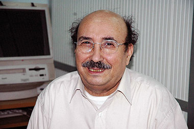 الروائي الجزائري الطاهر وطار