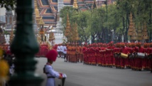 بدء مراسم عملية الحرق الرمزية لجثمان ملك تايلاند الراحل بوميبول