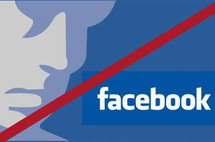 زعم السجين الهارب أنه يقضي 20 ساعة يومياً للتواصل مع معجبيه بفيسبوك