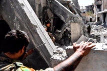 قائد عسكري سوري ينفي التفاوض مع مسلحي داعش بدير الزور قائد عسكري سوري ينفي التفاوض مع مسلحي داعش بدير الزور