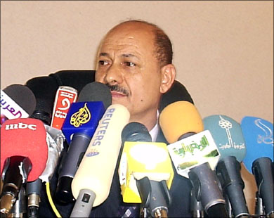 اللواء رشاد العليمي نائب رئيس الوزراء اليمني اللواء رشاد العليمي نائب رئيس الوزراء اليمني