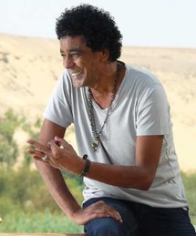 المطرب المصري محمد منير