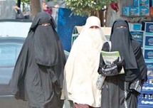 طالبات مصريات منقبات