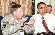 الرئيس اوباما والجنرال بترايوس