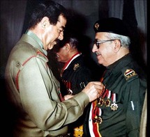 طارق عزيزي وصدام حسين