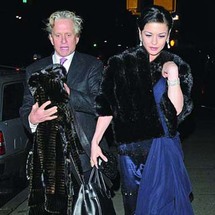 مايكل دوغلاس و زوجته كاثرين زيتا