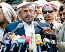 الشيخ الاحمر  يصف مؤتمر لندن بـ"سايس بيكو" جديدة ومنظمات يمنية ترفض التدخل العسكري