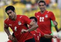 مصر تلتقي غانا  في النهائي بعد ان عجز الجزائريون عن تجريد الفراعنة من كأس أفريقيا 