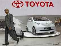 رئيس تويوتا يقدم اعتذاراته بعد قرار الشركة سحب 1,8 مليون سيارة في اوروبا
