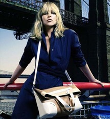 عارضة الأزياء البريطانية كيت موس