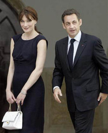 كارلا بروني مع زوجها الرئيس الفرنسي ساركوزي