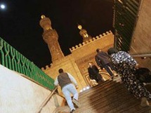 الكاميرات كانت موضوعة في كبرى مساجد مصر كالأزهر والسيدة زينب والحسين
