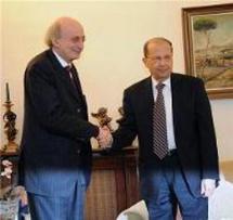 عون وجنبلاط يتحدثان عما هو ابعد من المصالحة والمصارحة عون وجنبلاط يتحدثان عما هو ابعد من المصالحة والمصارحة