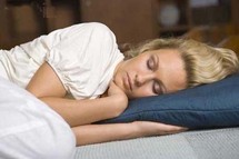 يرى العلماء أن البشر بطبعهم مفطورون على النوم على مرحلتين مختلفتين