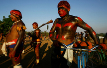 سكان منصقة زينجو يحتجون ضد قرار الحكومة بانشاء محطة كهرباء