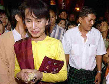 بان كي مون يدين بشدة استمرار احتجاز زعيمة المعارضة في ميانمار