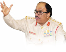اللواء ضاحي خلفان قائد شرطة دبي