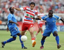 يسهد الدور الاول مواجهة بين النادي الافريقي التونسي وشبيبة القبائل الجزائري