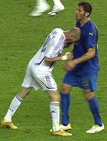 النطحة التي وجهتها زيدان لماتيرازي في مونديال 2006