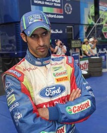 السائق الإماراتي الشيخ خالد القاسمي