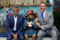 عمدة لندن يشارك في اطلاق فيلم الدب بادنجتون 2