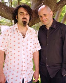 مخرجا فيلم عجمي العربي اسكندر القبطي يسار واليهودي يارون شاني يمين