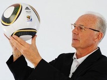 قيصر الكرة الألمانية فرانز بيكينباور