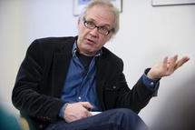 رسام الكاريكاتير السويدي لارس فيلكس الذي رسم رسوما مسيئة للنبي محمد