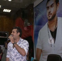 غالبية احاديث الطلاب العرب عن تحديد مكان السهرة ورحلة اخر الاسبوع وتبادل ارقام هواتف فتيات الليل