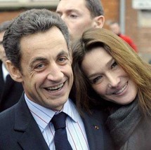 نيكولا ساركوزي وزوجته كارلا بوني