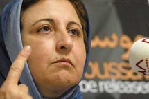 الايرانية شيرين عبادي الحائزة جائزة نوبل للسلام