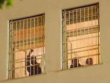 اشار البيان الى اوضاع السجناء السياسيين ومعتقلي الراي الذين يلقون سياسة عقابية تميزية مختلفة