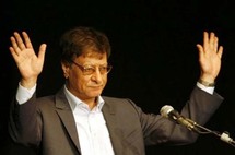 الشاعر الفلسطيني محمود درويش