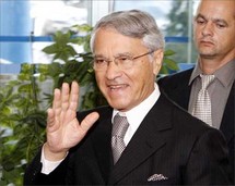 وزير الطاقة والمناجم الجزائري شكيب خليل وزير الطاقة والمناجم الجزائري شكيب خليل