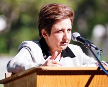 الايرانية شيرين عبادي حائزة جائزة نوبل للسلام الايرانية شيرين عبادي حائزة جائزة نوبل للسلام