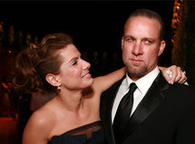 الممثلة الأمريكية الشهيرة ساندرا بولوك و زوجها الممثلة الأمريكية الشهيرة ساندرا بولوك و زوجها