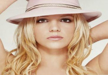 عارضة الأزياء البريطانية الشهيرة كيت موس