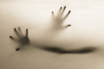 بعد طول حديث عن"قبعة الاخفاء" علماء ألمان ينجحون في تطوير معطف ثلاثي الأبعاد للتخفي