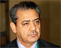 احمد الطيب ...خصومه يعيبون عليه نزع العمامة احمد الطيب ...خصومه يعيبون عليه نزع العمامة